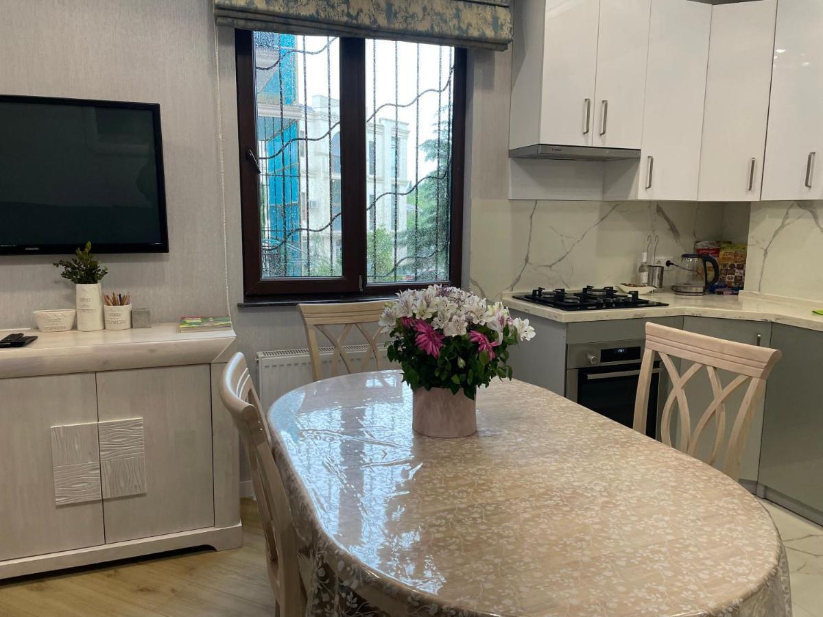 City Centre Apartment Kutaisi Eksteriør billede